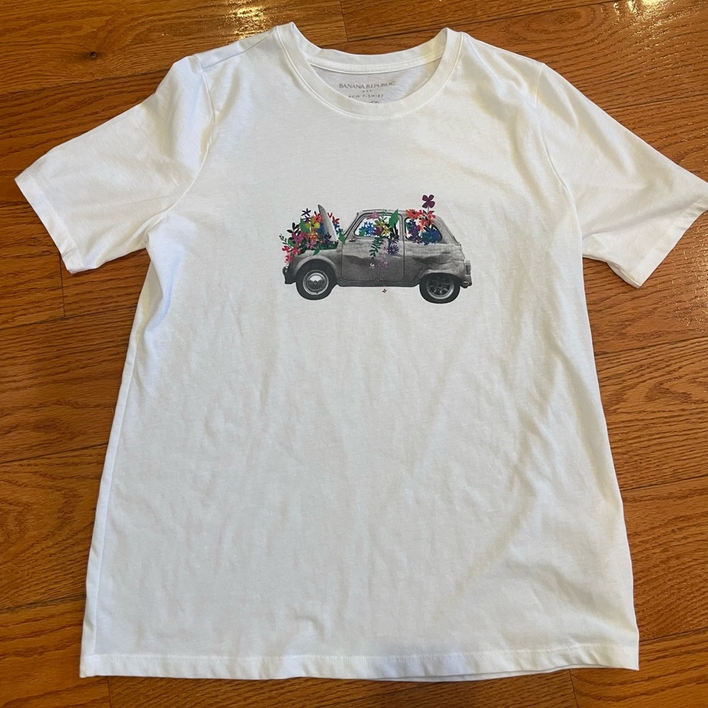 Banana Republic Eco Graphic T-Shirt Floral Car Print White Crewneck Tee Size M